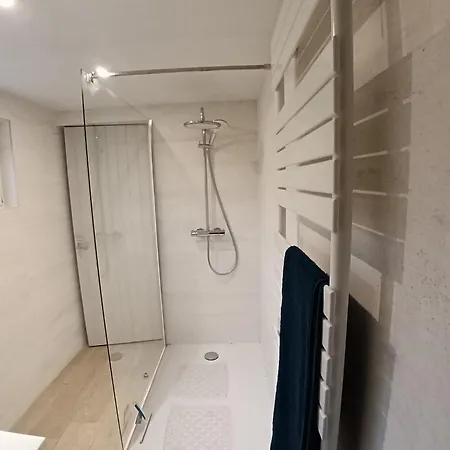 Small Comfortable House 펜션 칼라이스
